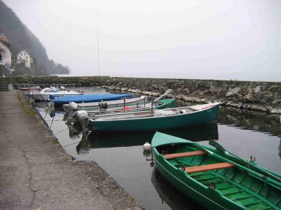  Le port des petites barques à Meillerie